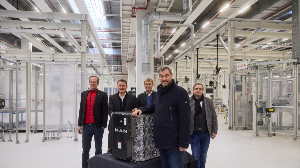 Man inaugura la planta de produccion de baterias de nuremberg