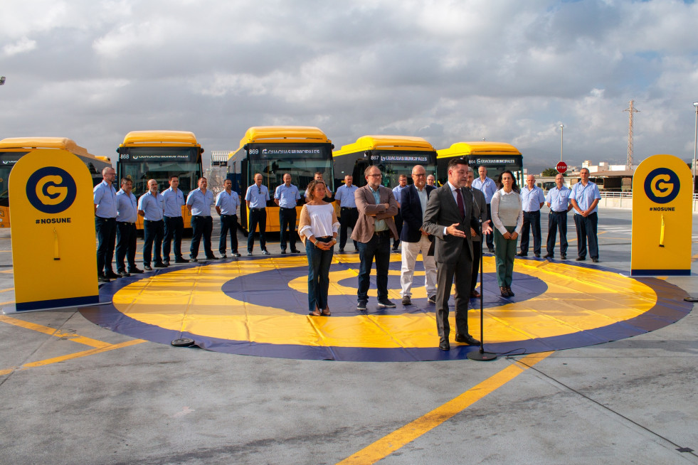 Guaguas municipales incorpora 12 autobuses scania