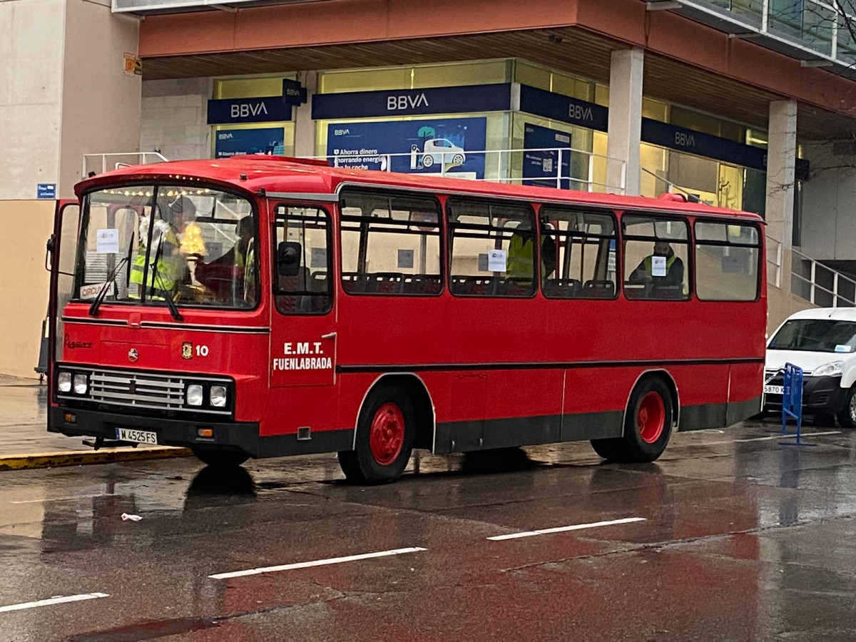 La emtf recoge alimentos en la campana bus solidario