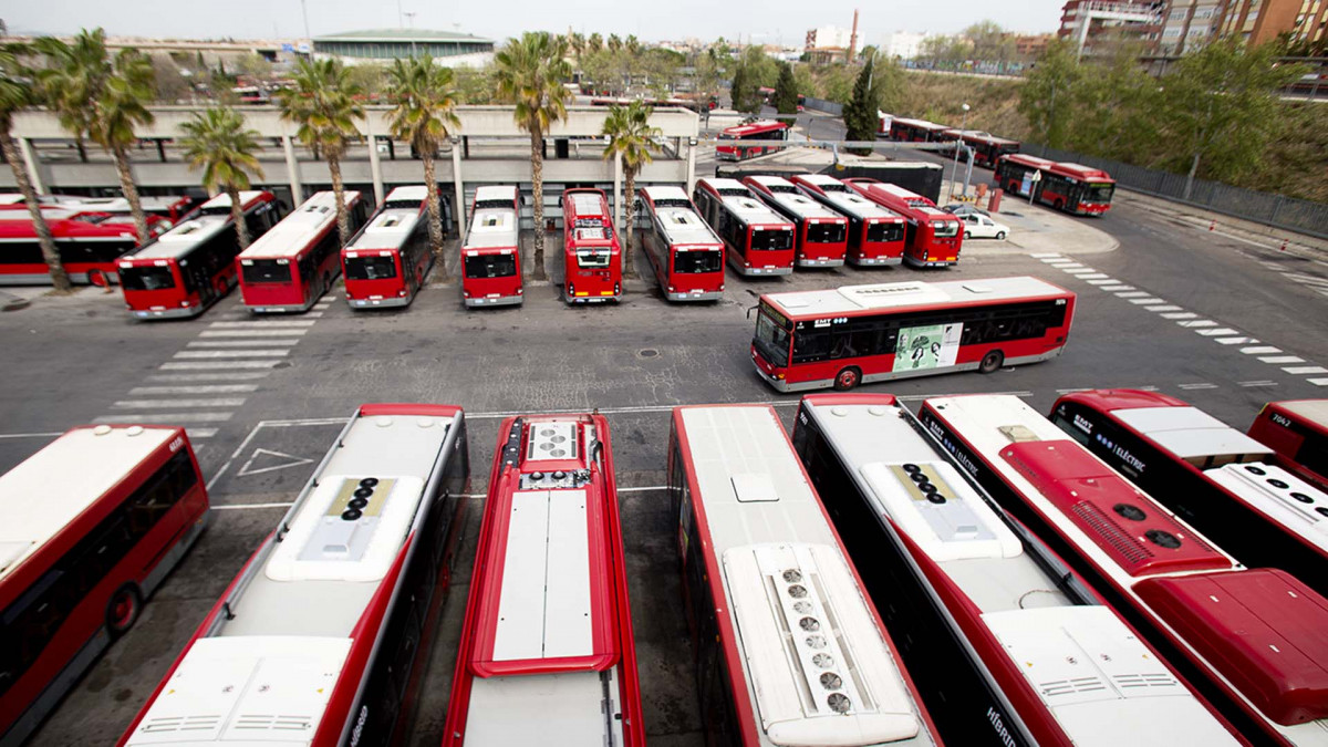 La emt de valencia comprara 176 autobuses electricos e hibridos