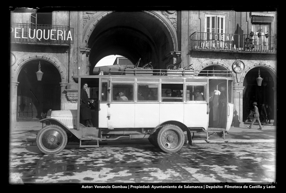 El autobus urbano de salamanca celebra 100 anos de servicio