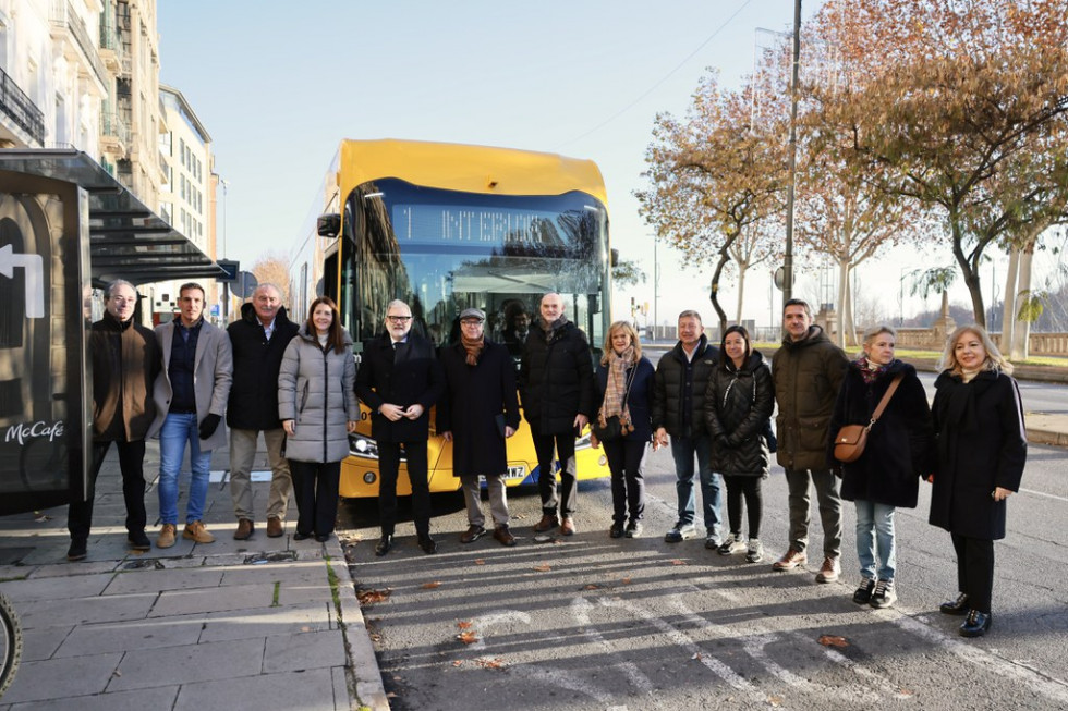 Lleida estrena sus cinco primeros autobuses 100 electricos