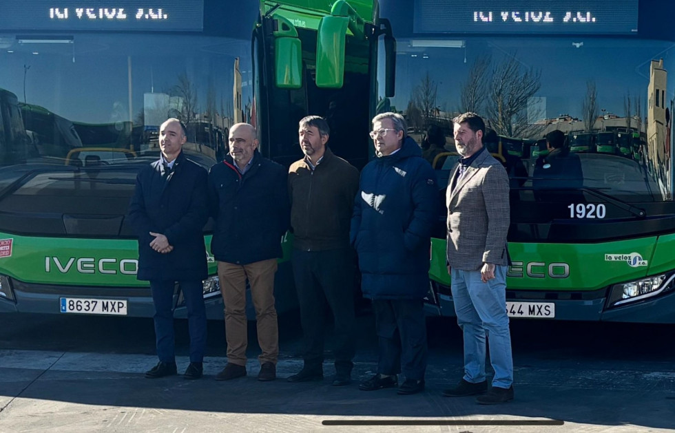 La veloz adquiere cinco autobuses crossway le de iveco bus