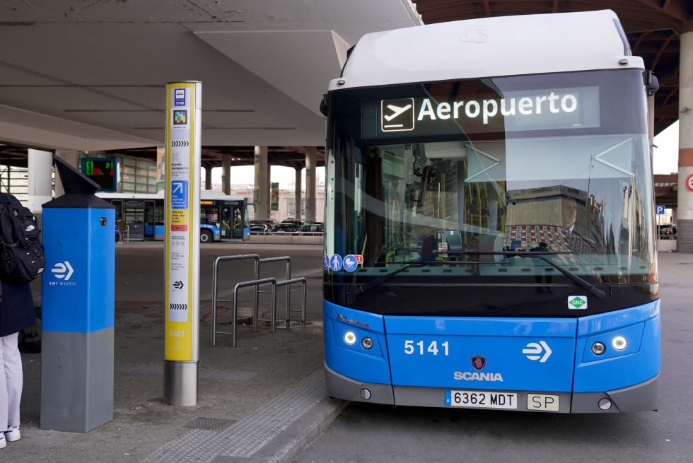 La emt de madrid pone en marcha unos totems de venta de billetes