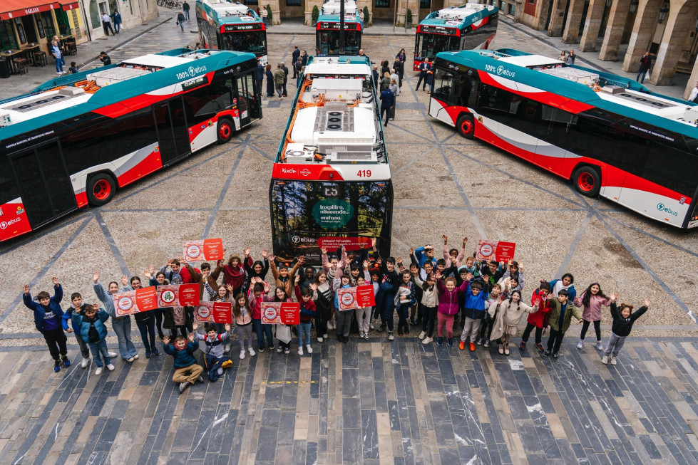 Emtusa de gijon presenta sus primeros autobuses electricos