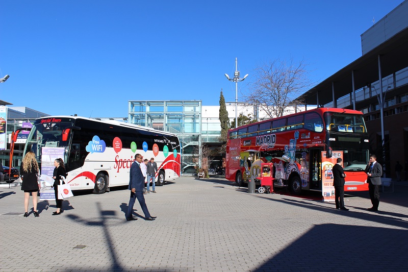 Como en ediciones anteriores, el pasillo central ha estado ocupado por varios autobuses.